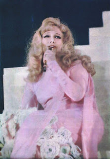 Rosita Fornes en el Festival Internacional de la Cancion Pop, Orfeo de Oro de Bulgaria en 1972 como promotora del disco cubano